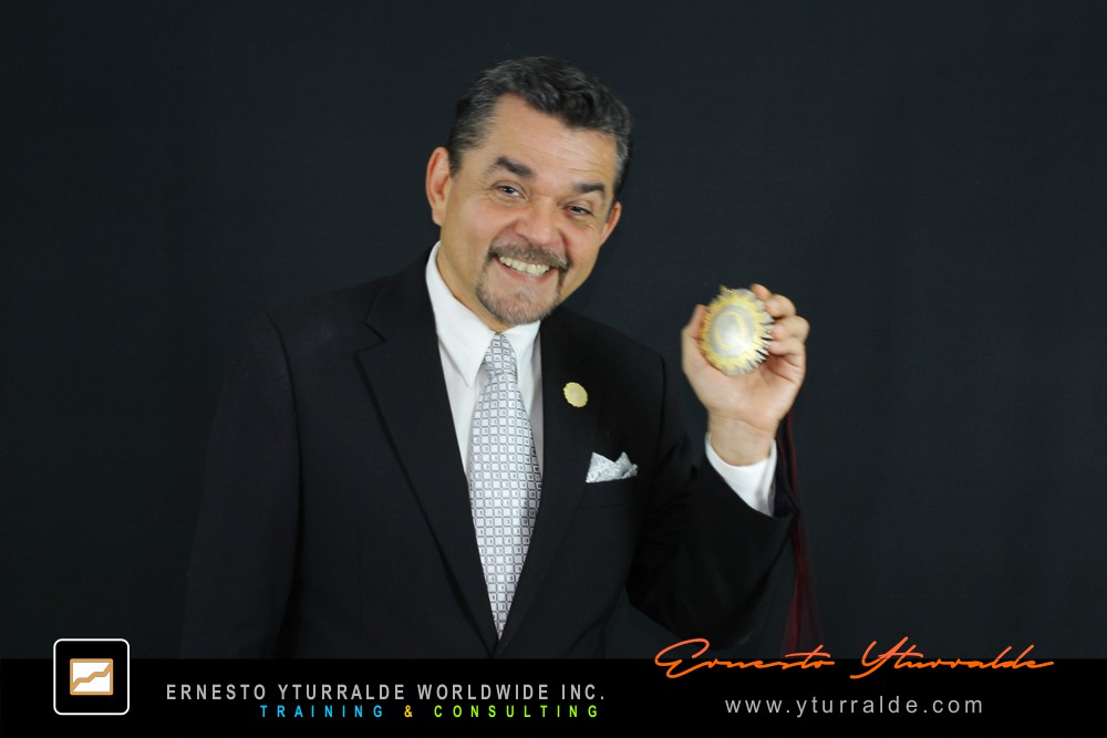 Ernesto Yturralde reconocido como Speaker of the Year por su aporte al liderazgo y desarrollo organizacional en LATAM