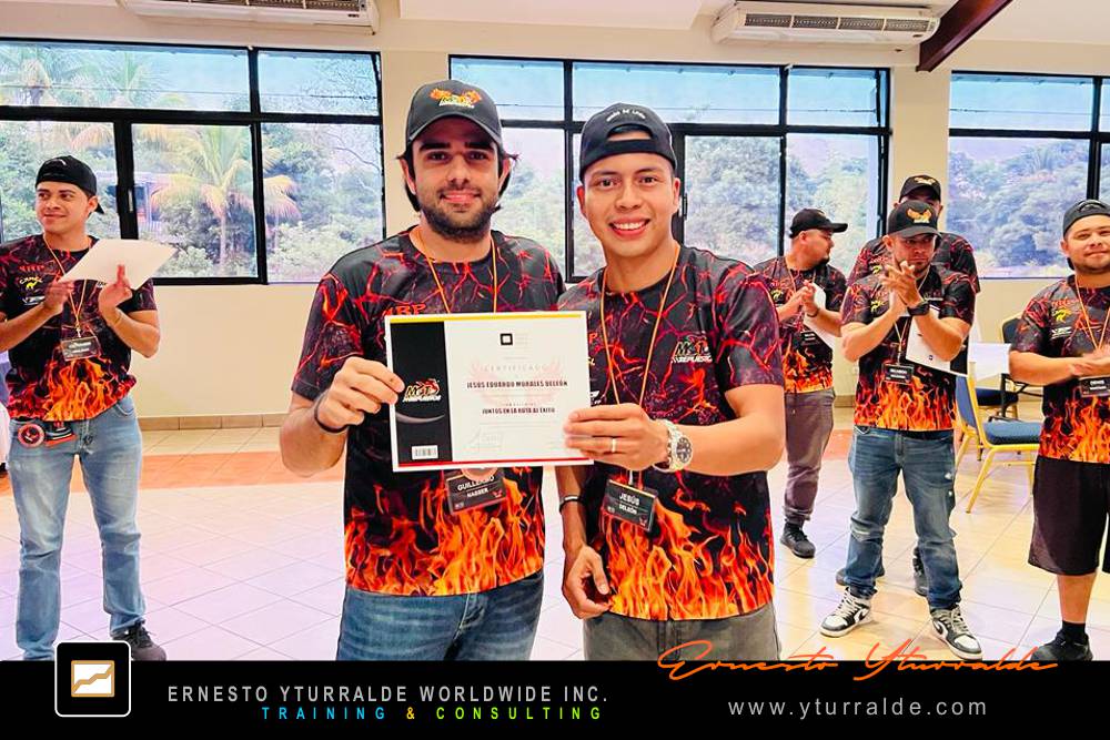 Trabajo en Equipo LATAM con integración y liderazgo en talleres corporativos vivenciales